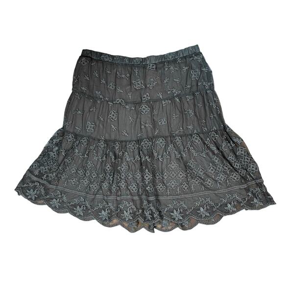 Elegant Gray Lace Skirt - Picture 1 of 3